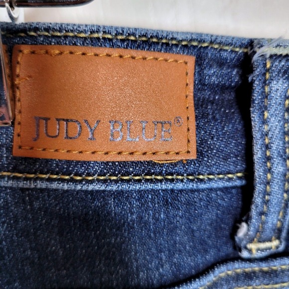 Judy Blue Boyfriend Fit Distressed Jeans Size 29/9 - Picture 9 of 10